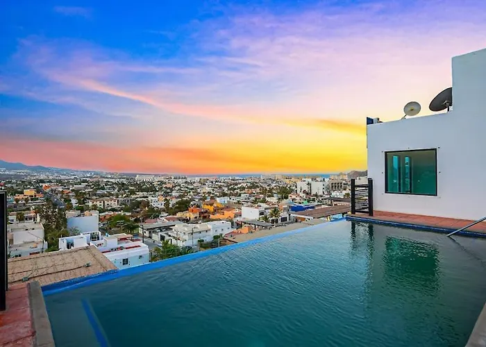 Loft Close To The Ocean With Rooftop Infinity Pool, Balcony & Gym - Dog-friendly *